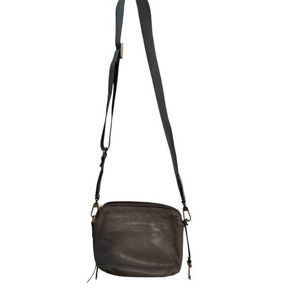 Fossil Grey Leather Crossbody Bag | Adjustable Strap & Classic Style (grey) - Picture 1 of 5